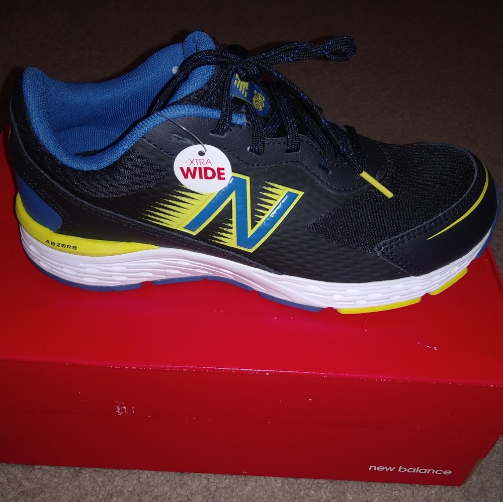 New balance sneakers youth size 6 extra wide